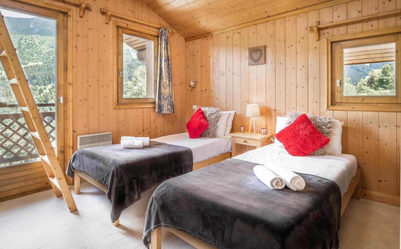 Chalet Himalaya , 10 Person Chalet With 5 Ensuite Bedrooms And Outdoor Jacuzzi In Meribel Centre Kültér fotó